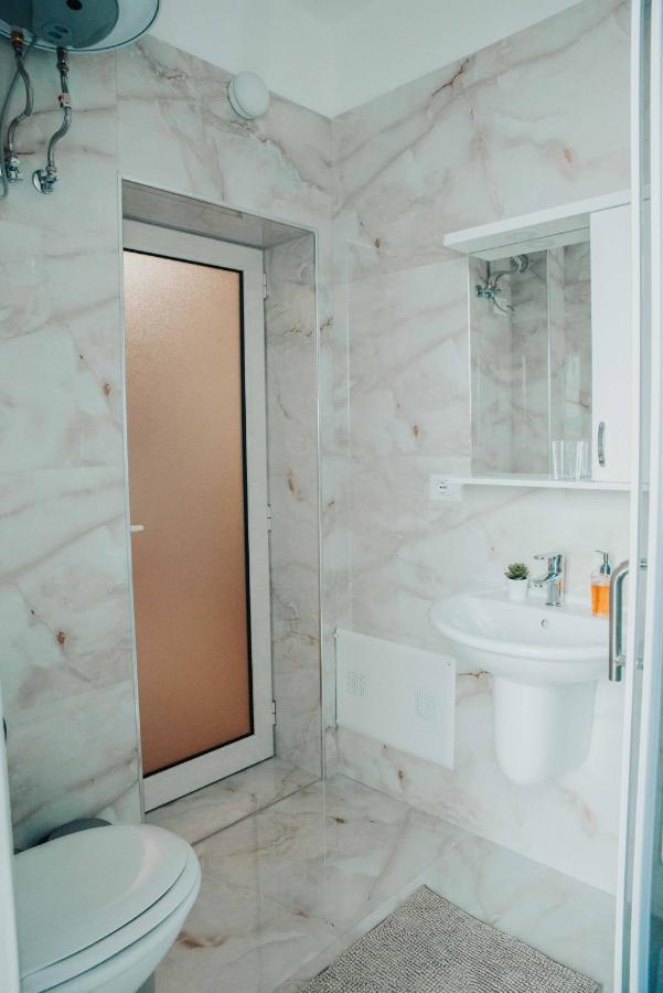 Shkodra Apartment With Amazing View In The City Center Zewnętrze zdjęcie