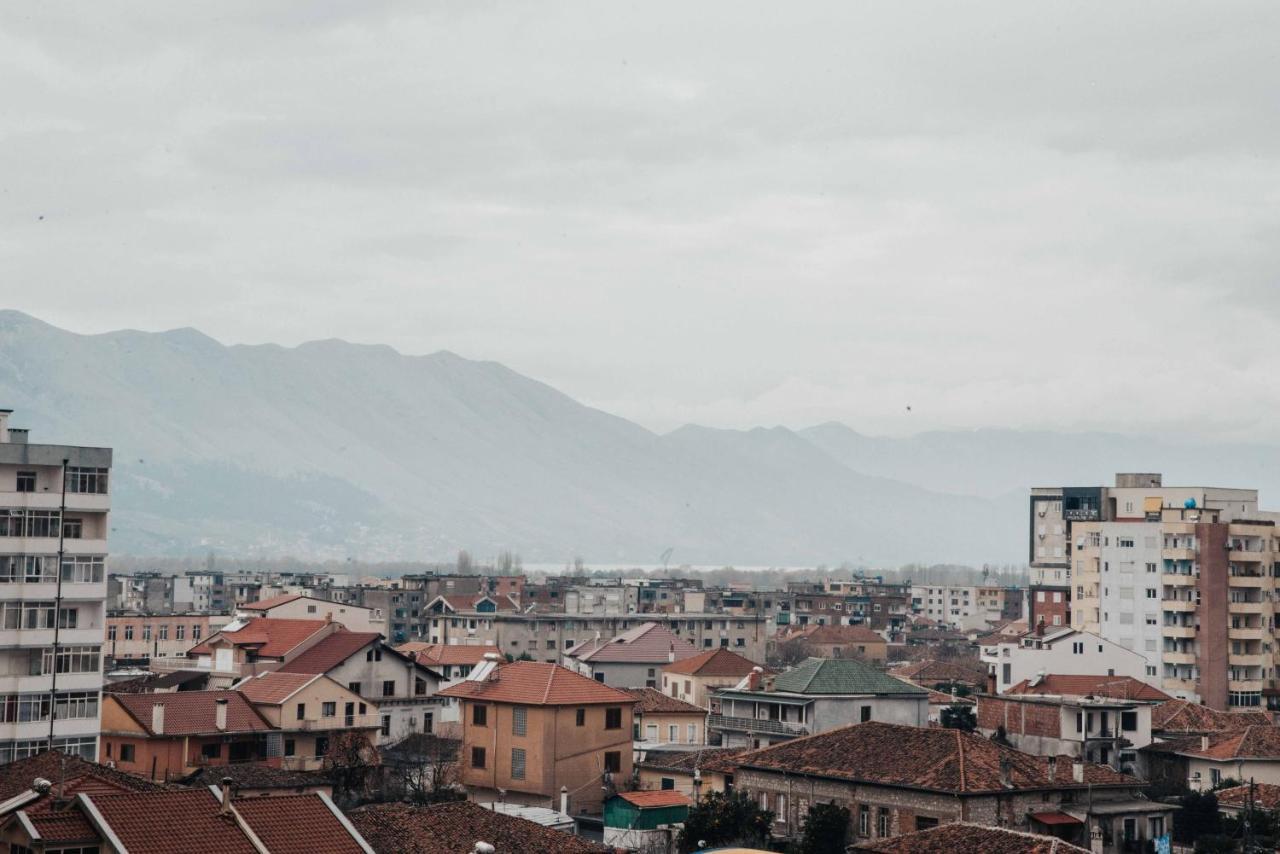 Shkodra Apartment With Amazing View In The City Center Zewnętrze zdjęcie