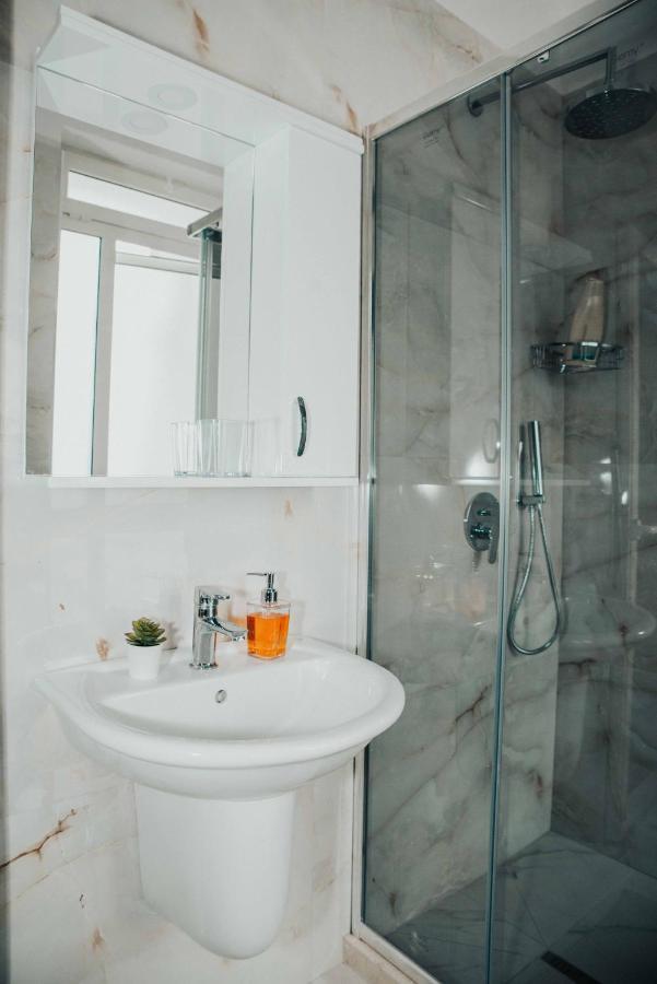 Shkodra Apartment With Amazing View In The City Center Zewnętrze zdjęcie